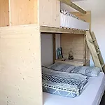 Bodygo Surfhouse אכסניה *