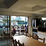 Bodygo Surfhouse אכסניה קפברטון