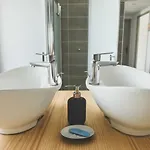 Bodygo Surfhouse קפברטון