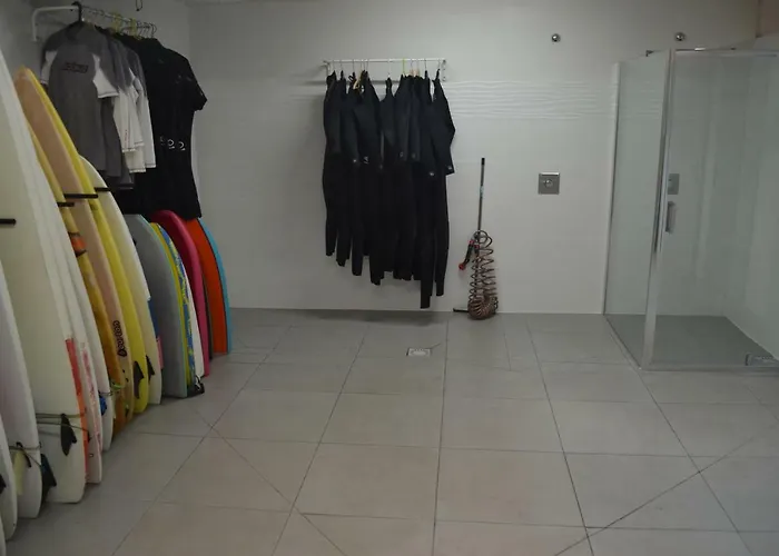 Bodygo Surfhouse Hostel *